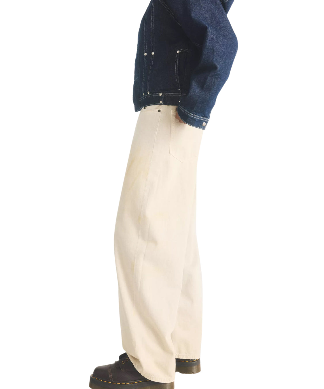 ai26-drmartens-443482002001p_bfca457d-437e-4276-bdc2-a8f1b035a38f.jpg