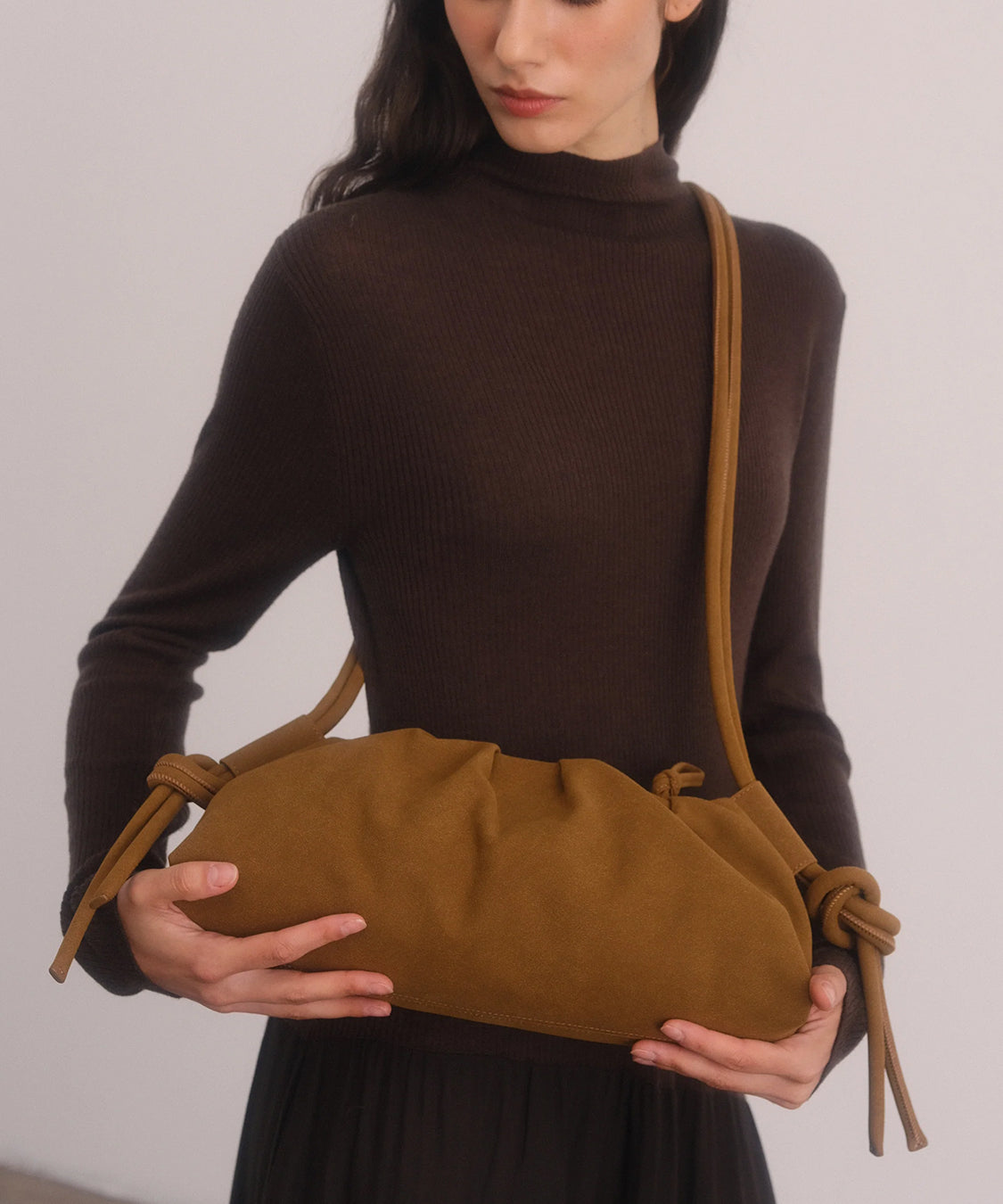 Borsa a spalla Dumpling Bag OLEND Donna - Marrone