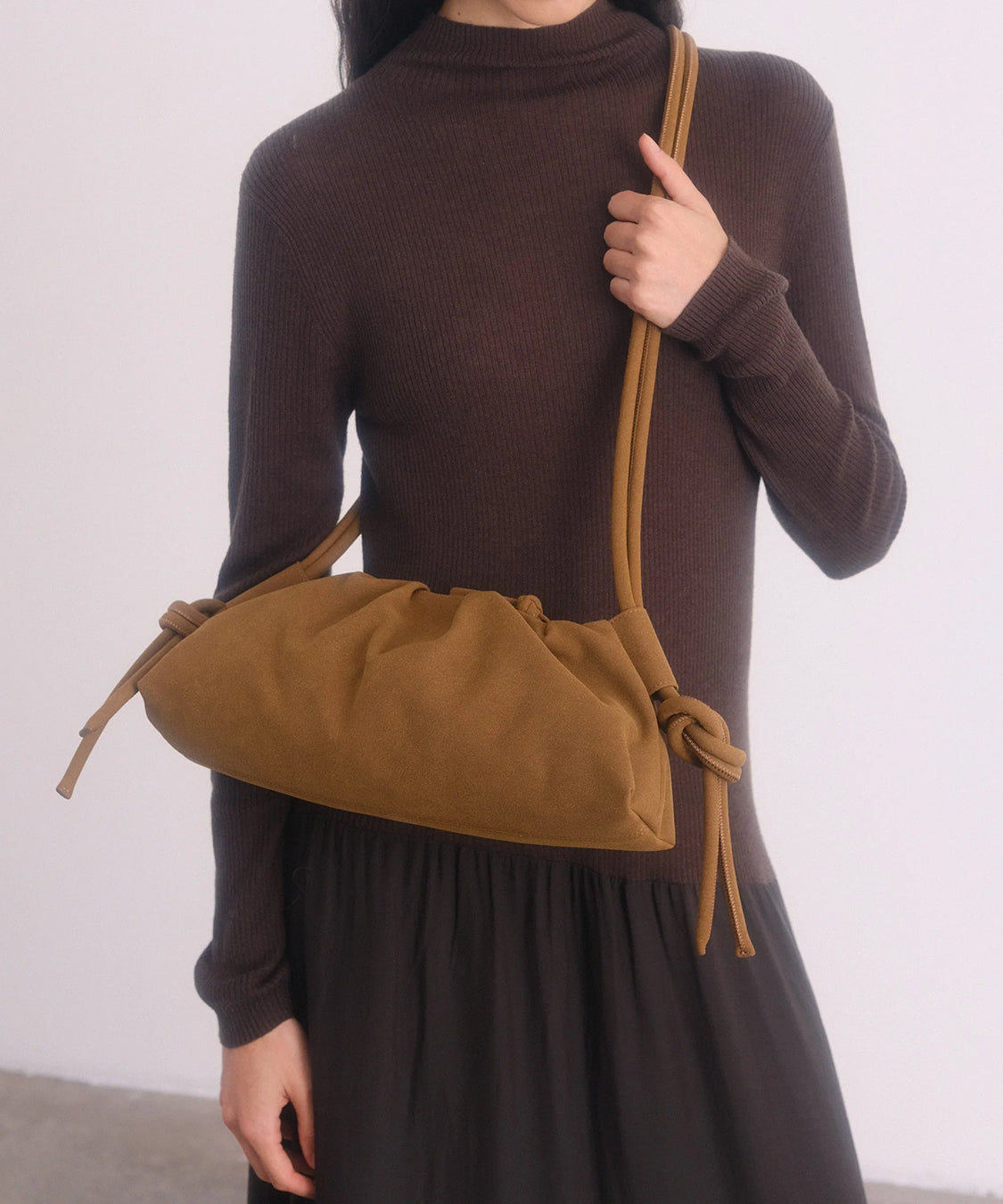 Borsa a spalla Dumpling Bag OLEND Donna - Marrone
