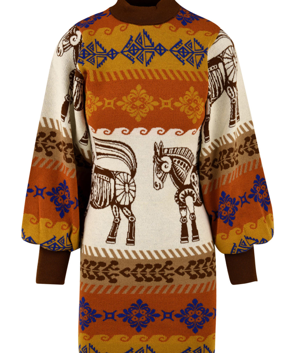 Immagine frontale dell'abito corto da donna firmato Akep,con pattern cavalli e ghirigori sul blu,arancio,marrone e bianco. Con girocollo e polsini a costine marroni 