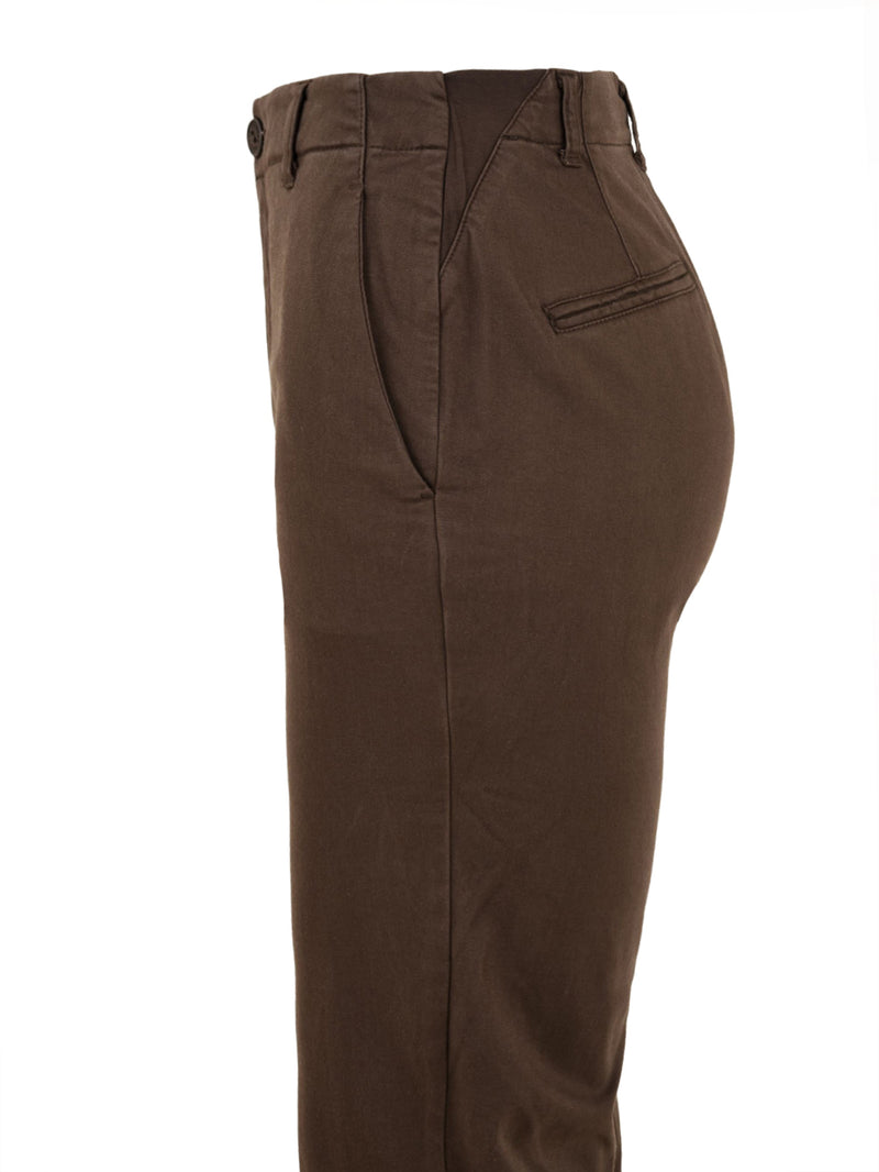Immagine laterale del pantalone da donna in marrone firmato European Culture, con passanti per cintura,tasche laterali e sul retro a filo.