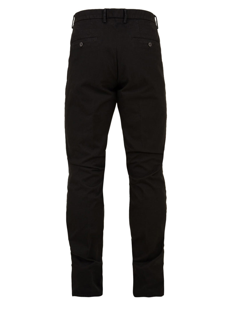 Immagine retro del pantalone in nero da uomo firmato GTA. Con tasche sul retro e passanti in vita per cintura.