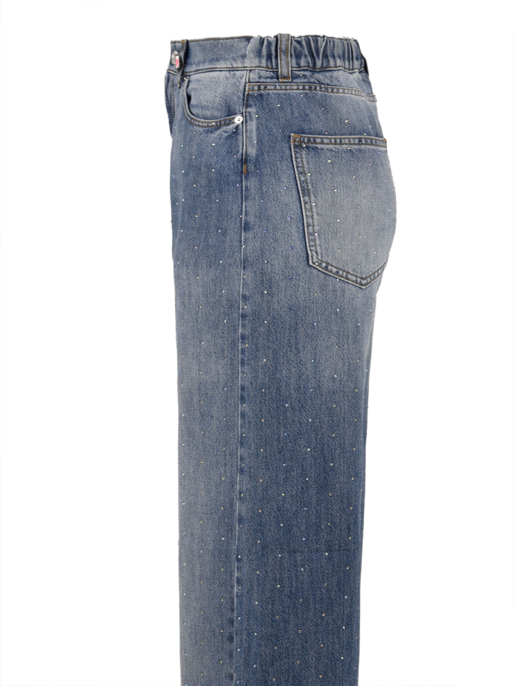 Immagine laterale del jeans in blu scuro da donna modello Scarlett firmato I Love My Pants. Con tasche frontali e due sul retro con passanti in vita per la cintura. Presenta anche degli strass sia sul retro che frontalmente.