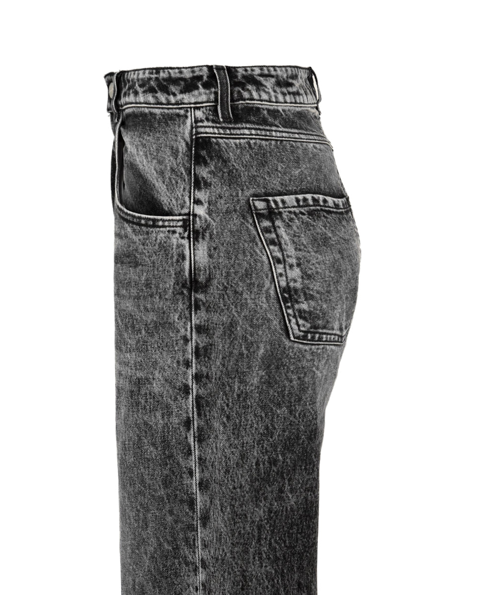 Immagine laterale del jeans denim nero da donna firmato Icon Denim Los Angeles con passanti per cintura e tasche.