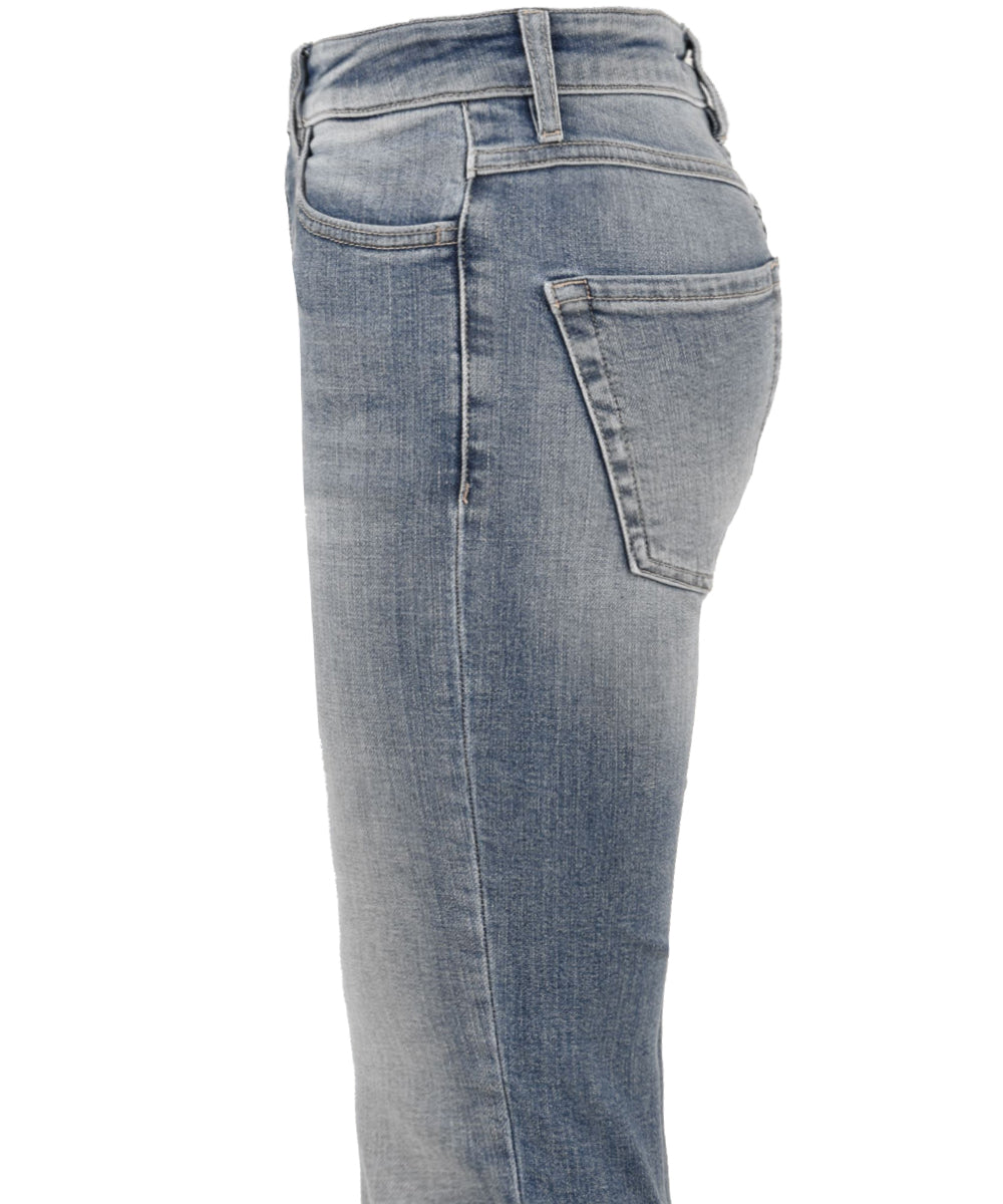 Immagine laterale  del jeans skinny modello Kylie da donna,in azzurro modello aderente con passanti per cintura e tasche sia laterali che poste sul retro.