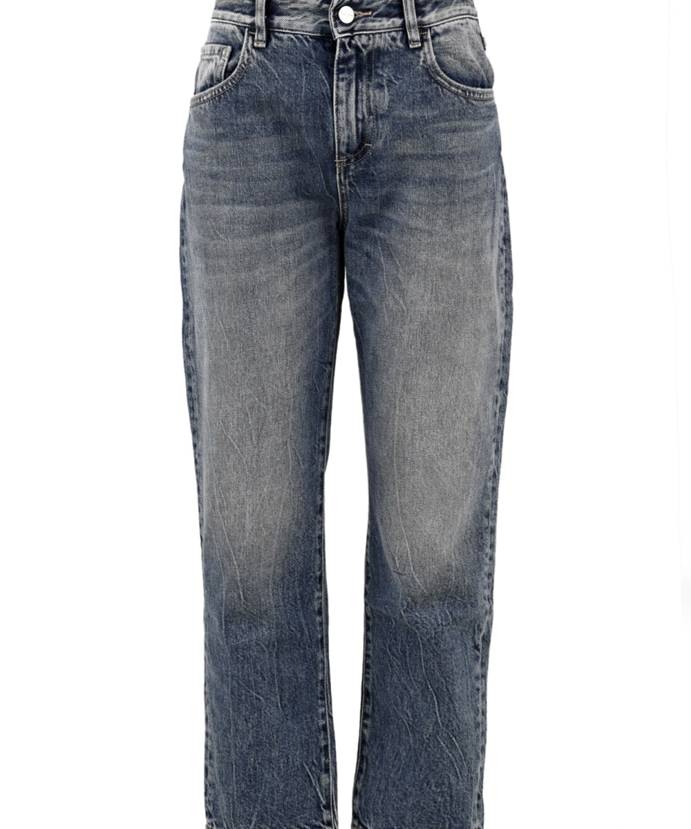 Immagine frontale del jeans Lana da donna firmato Icon Denim Los Angeles,con gamba leggermente ampia,con passanti per cintura,tasche frontali e chiusura con bottone e zip.
