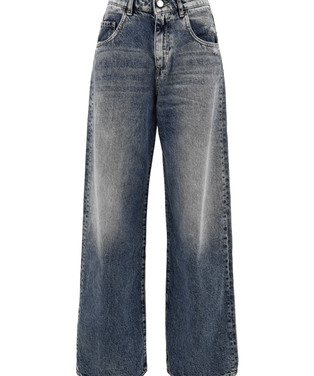 Immagine frontale del jeans Poppy da donna firmato Icon Denim Los Angeles, gamba dritta e ampia,chiusura con zip e bottone,passanti in vita e tasche frontali.