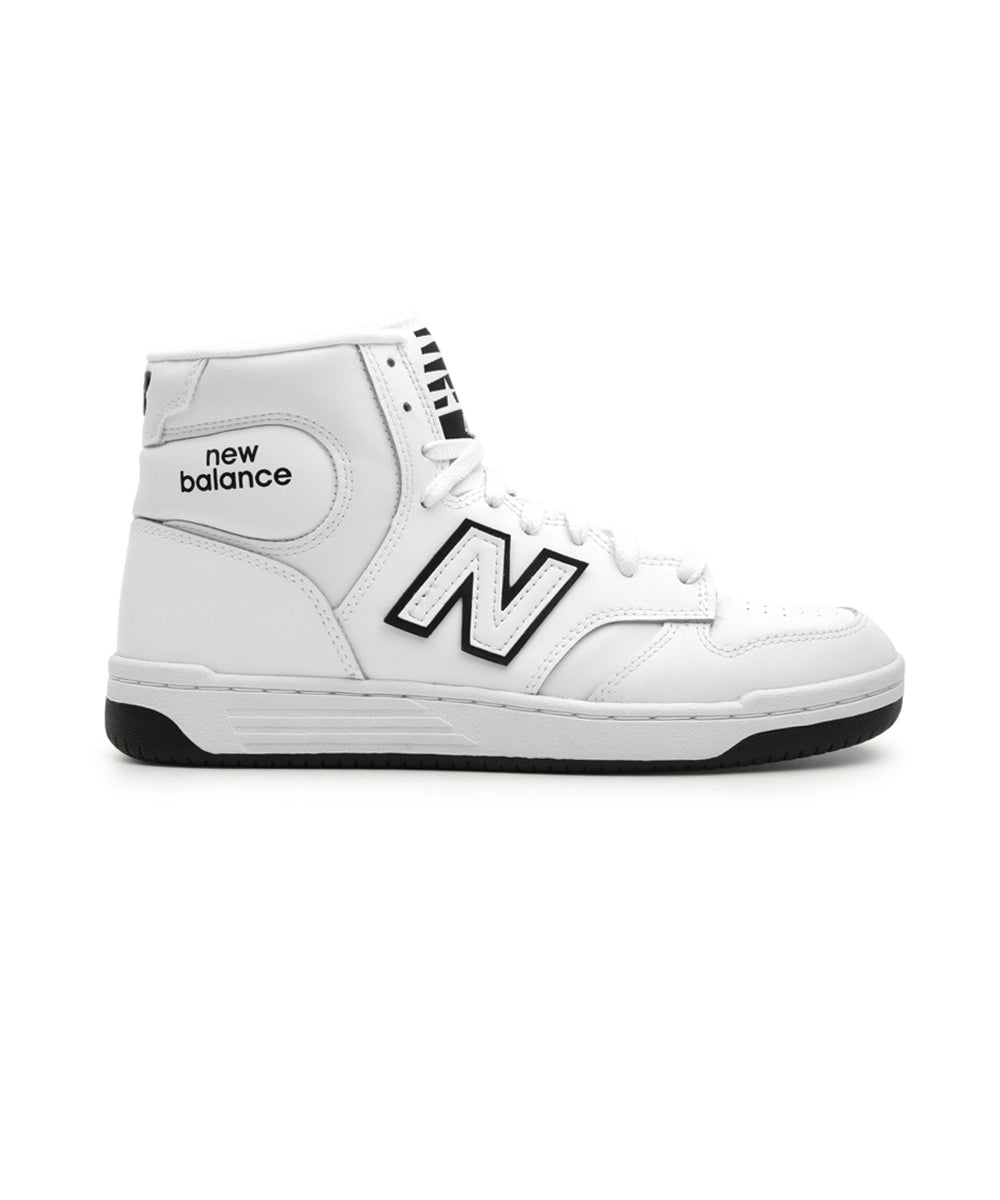 Sneakers da uomo firmate New Balance bianche con logo e chiusura con lacci