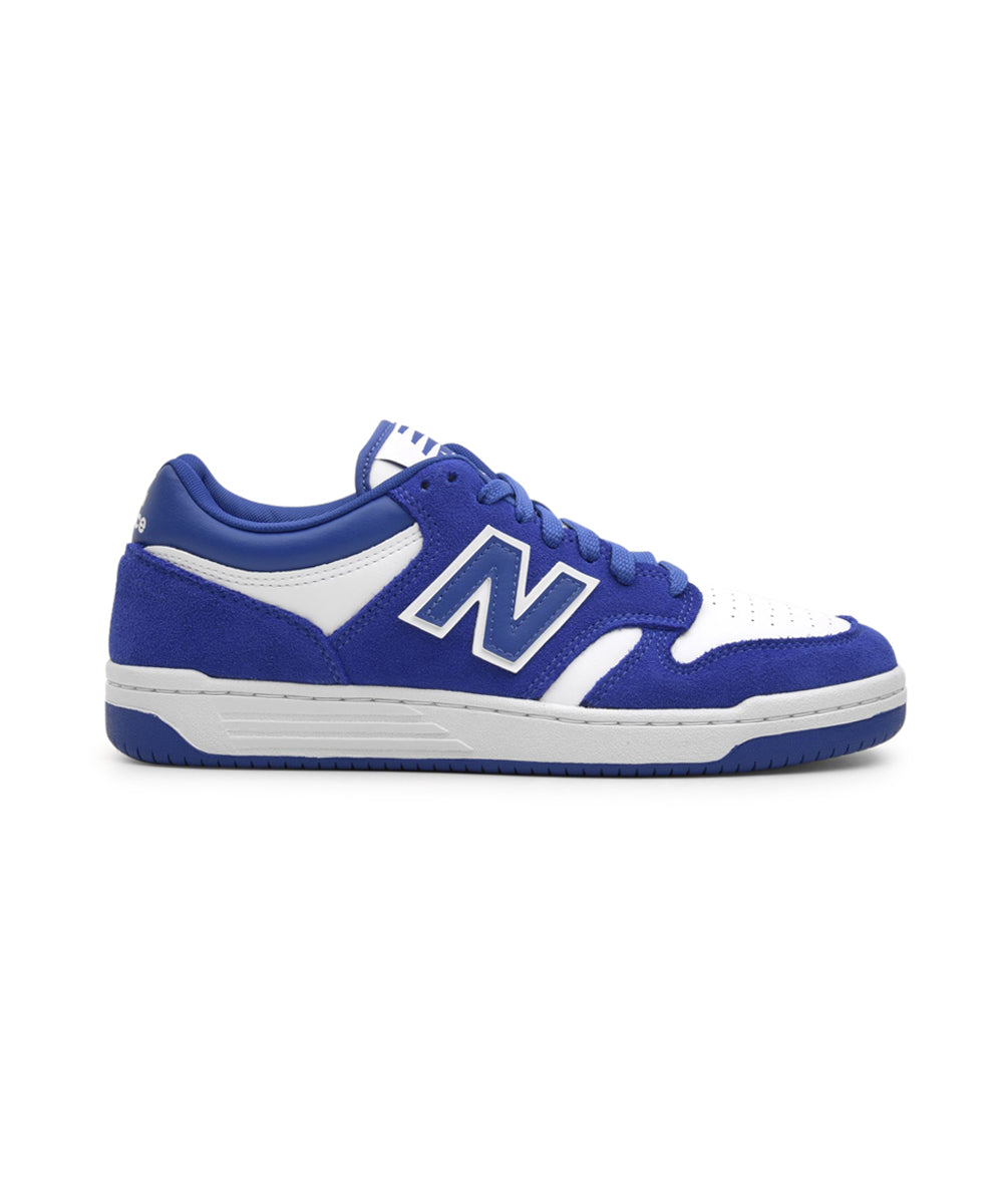 Sneakers da uomo firmate New Balance in bianco e blu con logo e chiusura con lacci