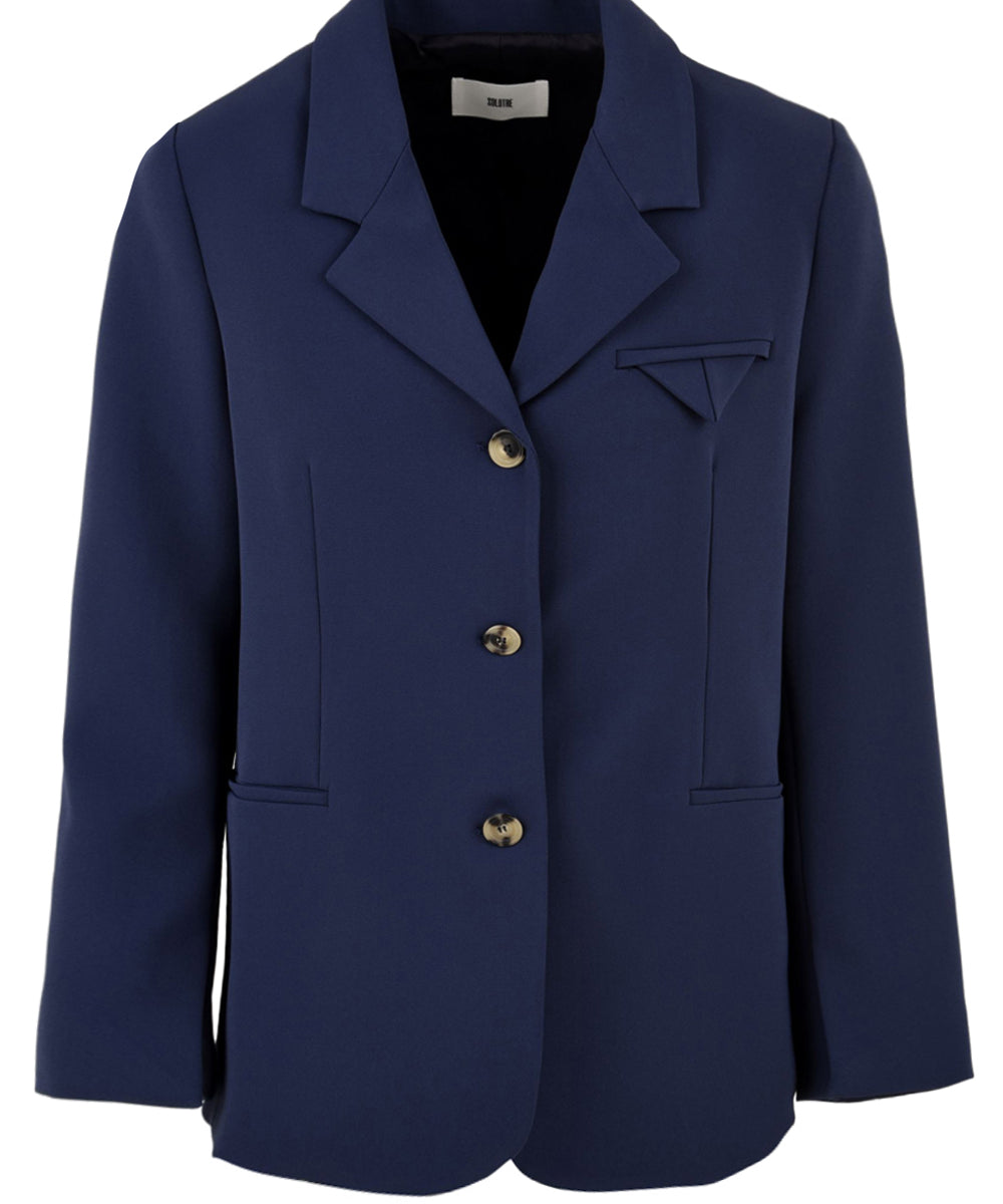 Immagine della giacca firmata Solotre,in blu,con taglio classico, chiusura con bottoni e taschino laterale.